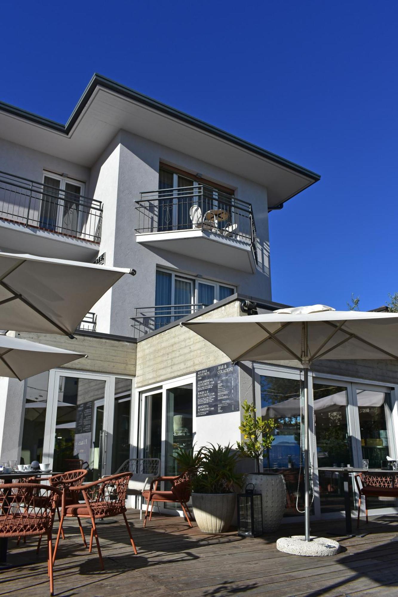 סירמיונה Hotel Marolda מראה חיצוני תמונה