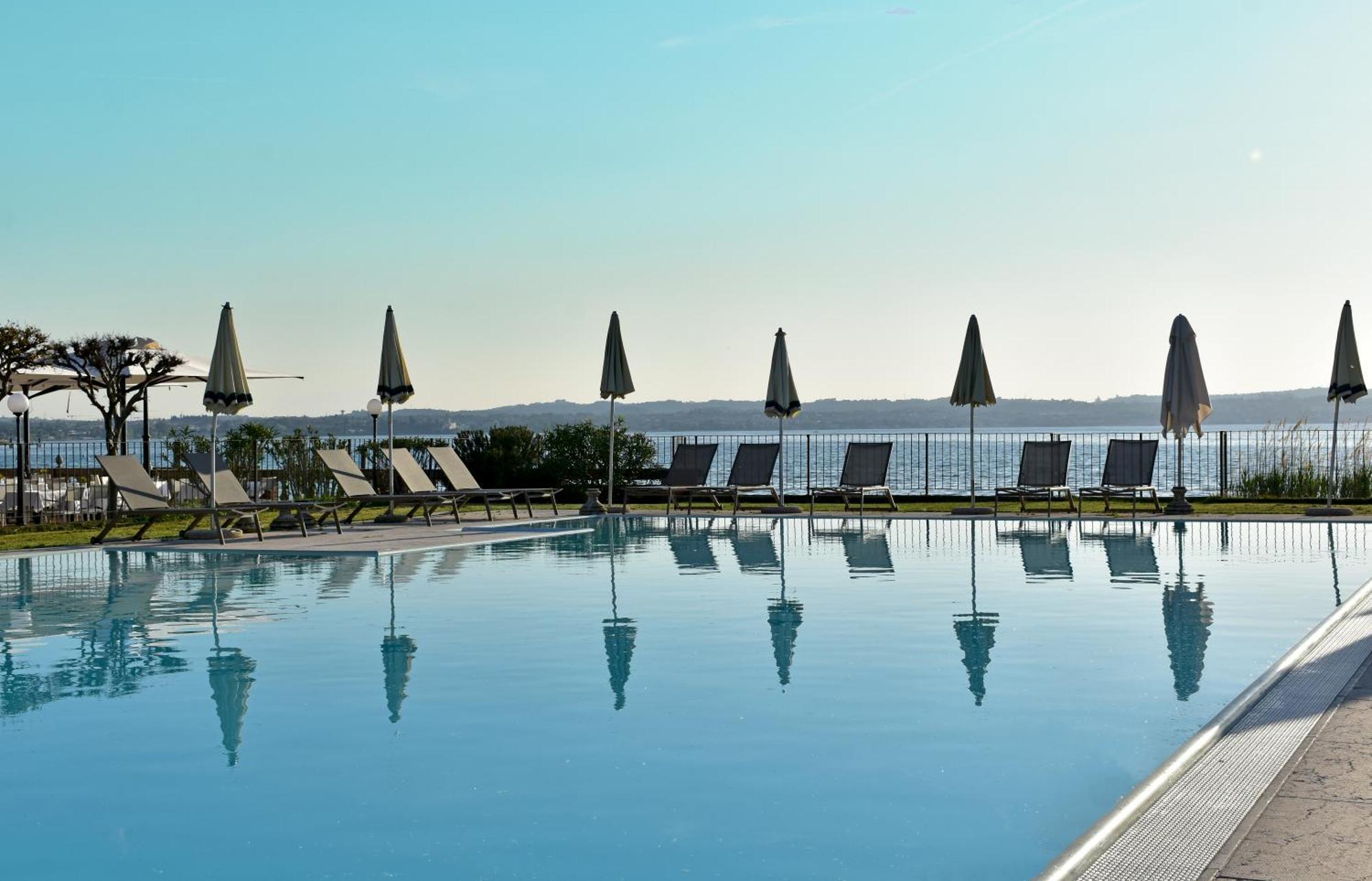 סירמיונה Hotel Marolda מראה חיצוני תמונה