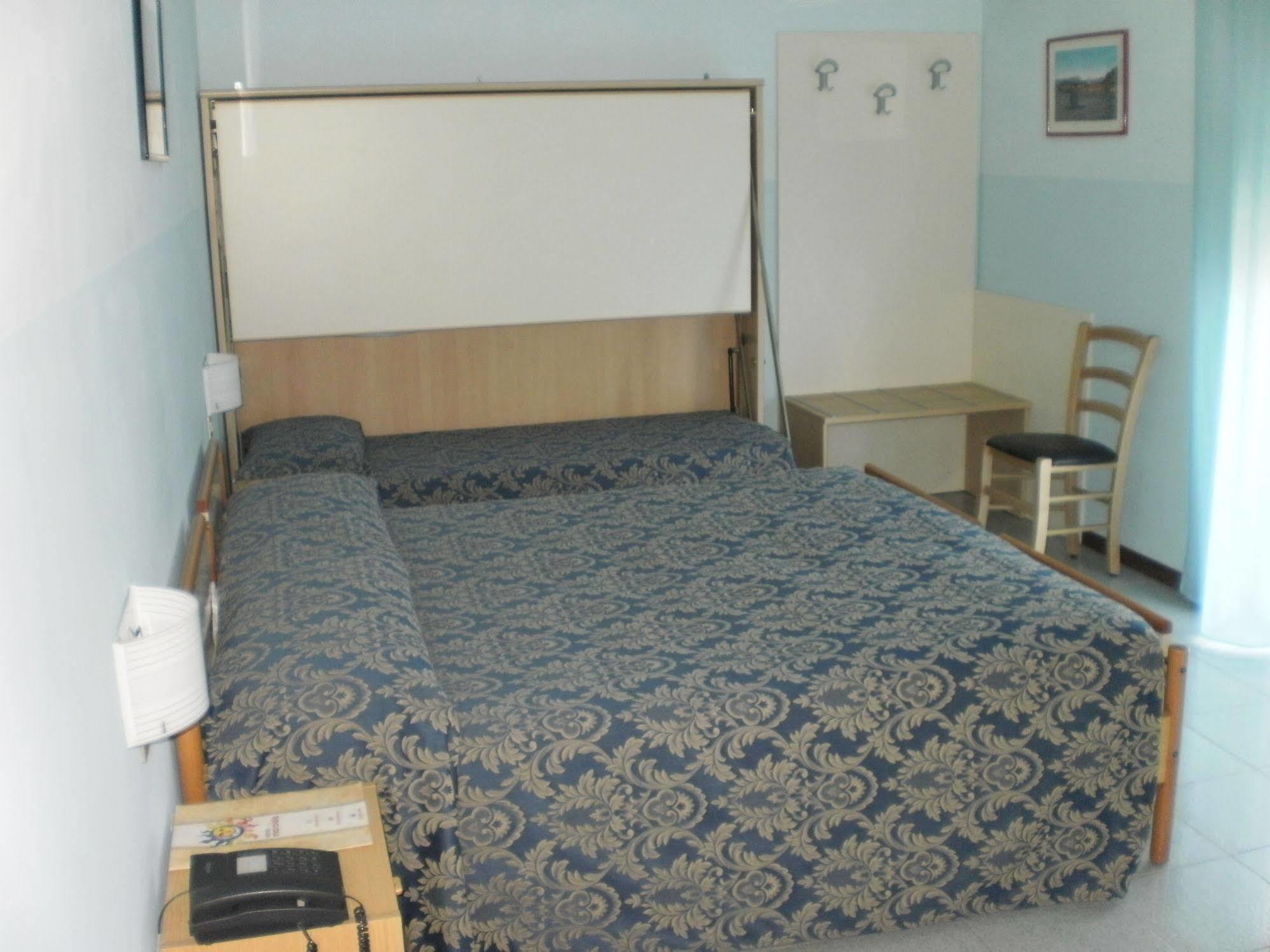 סירמיונה Hotel Marolda מראה חיצוני תמונה