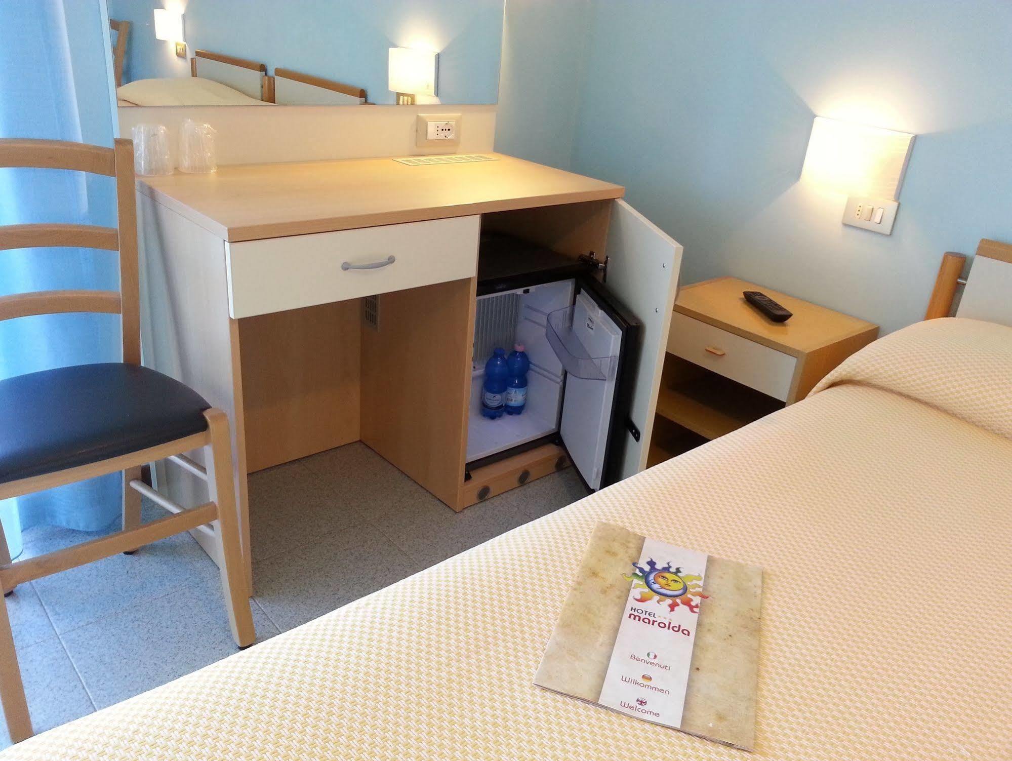 סירמיונה Hotel Marolda מראה חיצוני תמונה